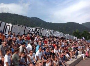 striscione contro lotito auronzo