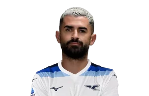 Hysaj lascia la Lazio: il messaggio di addio sui social Elseid Hysaj saluta i tifosi della Lazio dagli spalti dell'Olimpico