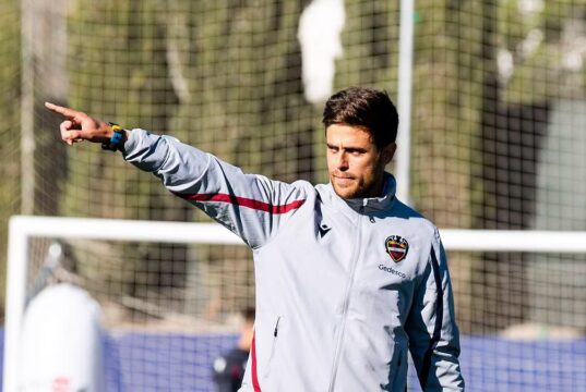 Cosa porterebbe Alessio Lisci alla Lazio: pressing, organizzazione e mentalità europea Cosa porterebbe Alessio Lisci alla Lazio