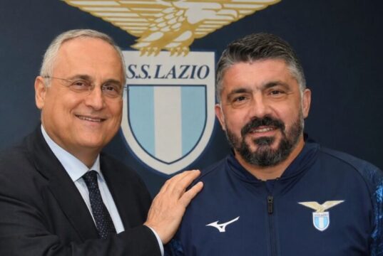 Lazio, Gattuso accetta la sfida: “Non ho paura di nessuno” La Lazio pensa a Gennaro Gattuso per il dopo Sarri. Lotito avrebbe scelto il nuovo allenatore: tifosi biancocelesti già divisi.