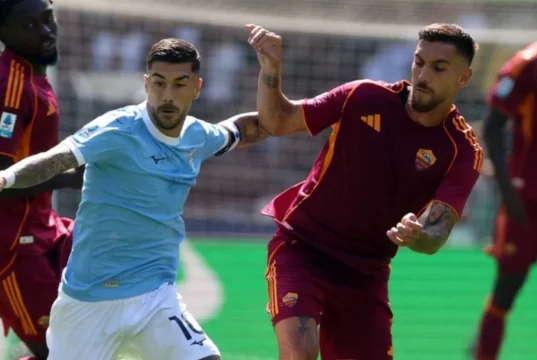 Derby Roma-Lazio ufficiale: data e orario confermati, si gioca alle 12:00 Ufficiale la data del derby Roma-Lazio: la stracittadina si giocherà domenica 17 maggio alle ore 12:00. Confermata la scelta della Lega Serie A.