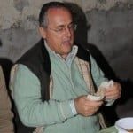 Un'immagine che raffigura il presidente Claudio Lotito in un contesto finanziario o con elementi che richiamano la trattativa.