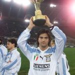 Fernando Couto ricorda i suoi anni alla Lazio: dallo Scudetto al legame con lo spogliatoio. Emozioni, aneddoti e retroscena di un'era gloriosa.