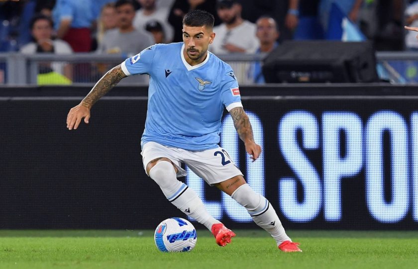 La distinta ufficiale di Cagliari-Lazio negli spogliatoi dell'Unipol Domus.