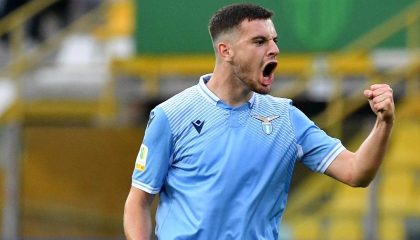 Marco Bertini con la maglia della Pianese, durante una sessione di allenamento o la firma del contratto.