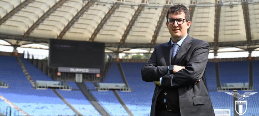 Il presidente della Lazio Claudio Lotito con un'espressione pensierosa
