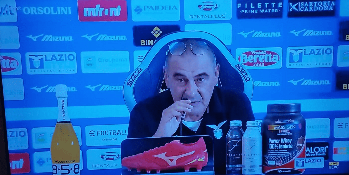 "Sarri esulta per la vittoria della Lazio contro il Bayern Monaco: 'Una pagina storica!'"