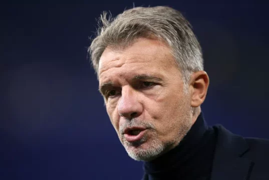 Lazio, mal d’Olimpico: quinto pareggio casalingo di fila, record negativo dal ’91 Grafica delle pagelle Lazio-Lecce, che evidenzia la solitaria sufficienza di Pedro tra le numerose insufficienze e la delusione generale della squadra.