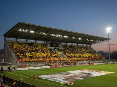 Lecce Dolore Giallorosso e due Pesi 2 Misure: Ufficiale La Lega Serie A offende il club "Stadio Via del Mare a lutto per Graziano Fiorita. Striscioni giallorossi e omaggio al preparatore atletico del Lecce. Decisione Lega Serie A contestata.