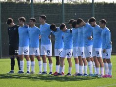 Campionato Primavera: La Lazio Batte la Cremonese 2-0. Decidono Sulejmani e Cuzzarella I giocatori della Lazio Primavera esultano dopo un gol contro la Cremonese.