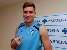 Lazio in emergenza a centrocampo: contro il Genoa torna in lista Toma Basic Una grafica o un'immagine che mostra le due squadre, Genoa e Lazio, schierate con i loro moduli di gioco e i nomi dei giocatori titolari.