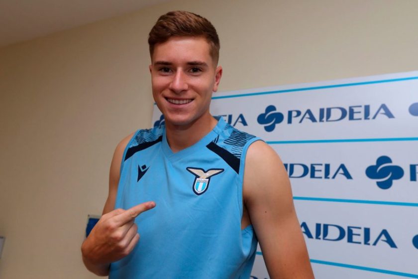 Una grafica o un'immagine che mostra le due squadre, Genoa e Lazio, schierate con i loro moduli di gioco e i nomi dei giocatori titolari.