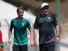 Sarri attacca: “Rovella ammonito preventivamente, alcuni nostri giocatori sono nel mirino degli arbitri” Giocatori della Lazio delusi in campo: il vero problema biancoceleste è lo spogliatoio diviso.