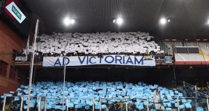 Pisa-Lazio, trasferta vietata ai tifosi: scoppia la polemica Settore ospiti vuoto all’Arena Garibaldi per Pisa-Lazio: trasferta vietata ai tifosi biancocelesti dopo la vendita dei biglietti.