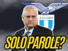 Lotito sul Flaminio: “Lo Stadio Sta Procedendo, Già Parlato con Gualtieri” Una foto del presidente della Lazio, Claudio Lotito, con un'espressione decisa, sullo sfondo un'immagine stilizzata dello Stadio Flaminio di Roma.