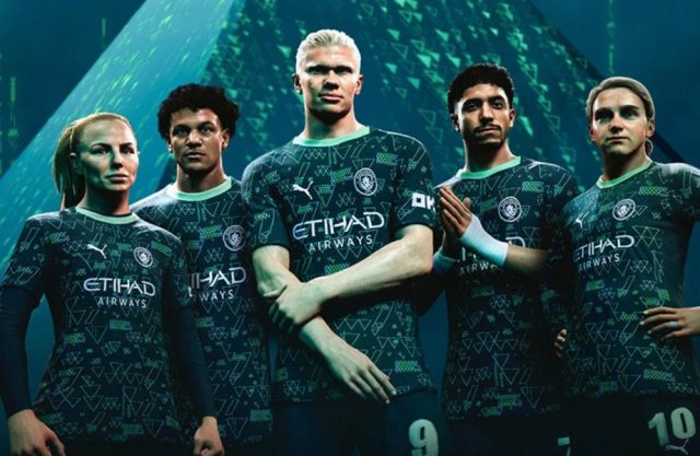 La nuova maglia speciale del Manchester City firmata PUMA con chip NFC integrato nel logo, collegata ai contenuti esclusivi EA SPORTS FC 26.