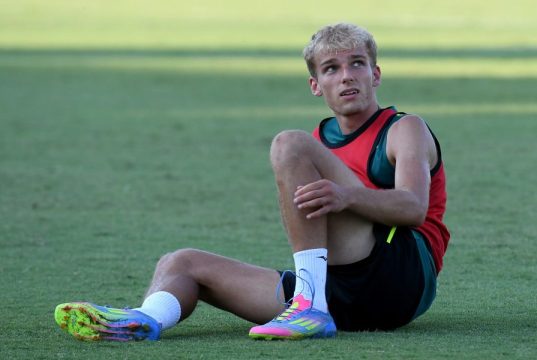 🌩️ Lazio, il day after: Ansia Isaksen e Gila rischia grosso. Sarri avvisa Lotito: “Servono rinforzi” Gustav Isaksen esce dal campo dolorante toccandosi la coscia accompagnato dallo staff medico della Lazio.