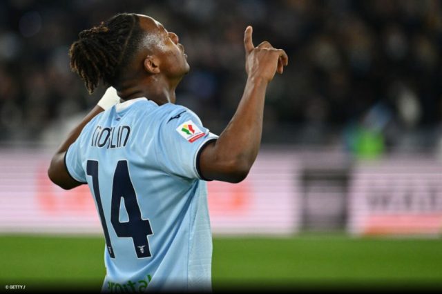 Tijjani Noslin esulta dopo il gol contro il Lecce con la maglia della Lazio