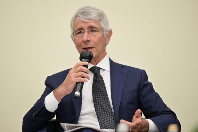 Andrea Abodi, ministro per lo Sport e i Giovani, annuncia la figura del commissario per gli stadi in vista di Euro 2032, con il Flaminio tra le priorità.