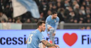 Romagnoli, sospiro di sollievo: escluse lesioni al flessore Romagnoli durante una partita della Lazio: escluse lesioni al flessore, rientro previsto dopo la sosta contro il Lecce.