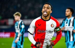 Lazio, Timber rifiuta: niente trasferimento a gennaio Quinten Timber con la maglia del Feyenoord durante una partita ufficiale