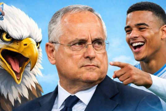 Greenwood, arbitri e tifosi: Lotito riscrive la realtà Lotito accusa i tifosi per Greenwood e i torti arbitrali. Ma i fatti raccontano un’altra verità: mercato, politica e scelte societarie.