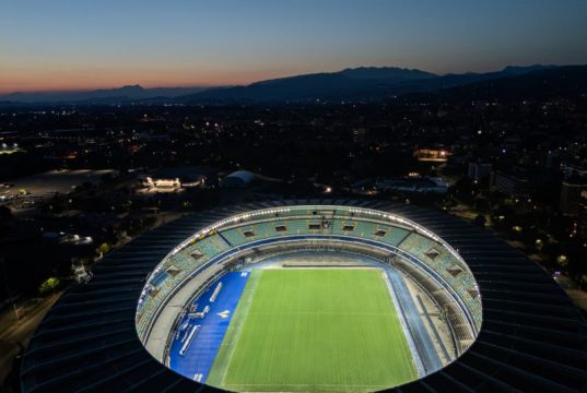 🏟️ Verona-Lazio: dove vederla in TV, streaming e l’allarme assenze per Sarri Stadio Marcantonio Bentegodi di Verona, campo da calcio pronto per Verona Lazio.