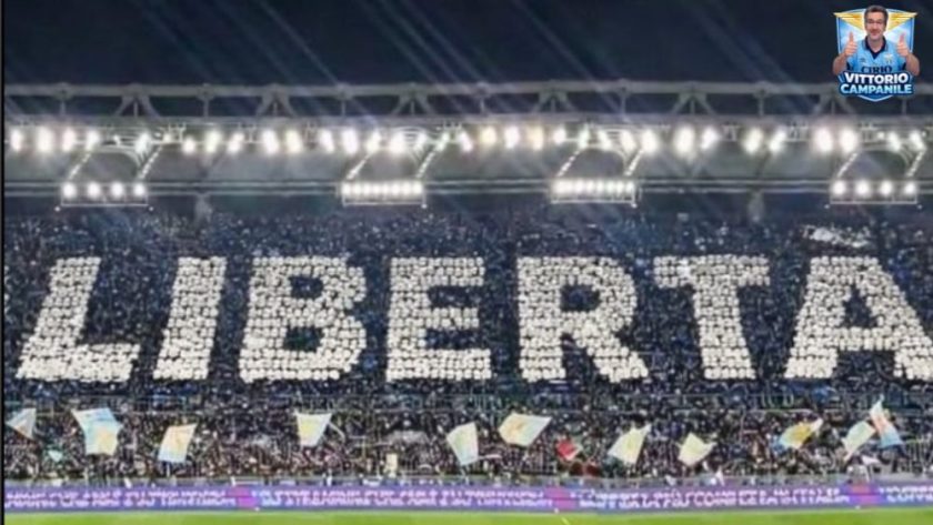 I tifosi della Lazio riuniti a Ponte Milvio prima del derby
