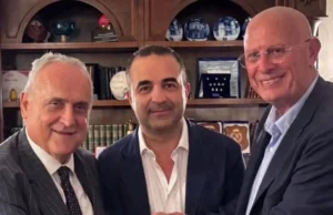 Ufficiale, Lotito acquista la Reggina: l’annuncio Il sindaco Francesco Cannizzaro e Claudio Lotito sorridenti