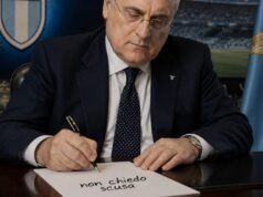 Quante volte Lotito chiede scusa ai tifosi nella sua lettera? La risposta sorprende Nella lunga lettera ai tifosi Claudio Lotito parla di futuro, sostenibilità e Flaminio. Ma quante volte chiede davvero scusa? Ecco la risposta.