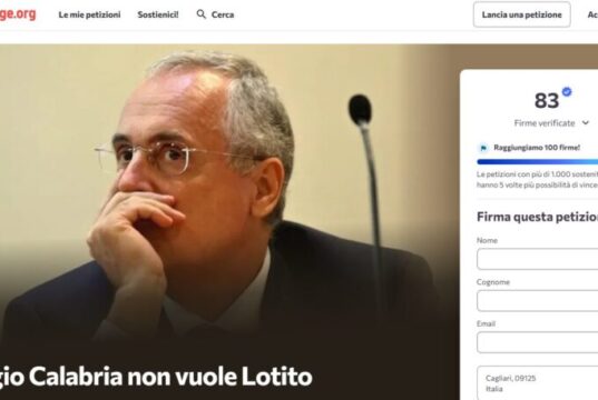 Petizione Lotito Reggina: anche i calabresi dicono no Bandiere e striscioni dei tifosi della Reggina in curva
