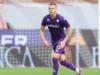 Lazio, rivoluzione in difesa: spunta l’opzione Comuzzo Il giovane difensore Pietro Comuzzo in azione con la maglia della Fiorentina