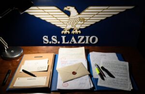 Lotito e Irriducibili: server distrutto e giallo minacce Dettaglio di un fascicolo processuale e lo stemma della Lazio