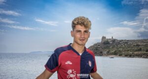 Calciomercato Lazio, nuovo nome per l’attacco: spunta la pista Sebastiano Esposito Sebastiano Esposito in azione sul campo profilo monitorato per il calciomercato della SS Lazio