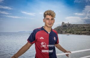 Calciomercato Lazio, nuovo nome per l’attacco: spunta la pista Sebastiano Esposito Sebastiano Esposito in azione sul campo profilo monitorato per il calciomercato della SS Lazio
