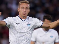 Lazio, Frattesi ancora decisivo: «Sono venuto qui per prendermi responsabilità. Il ginocchio? Fa malissimo, ma non è nulla» Davide Frattesi ancora decisivo con la Lazio contro il Genoa. Il centrocampista parla dell'addio all'Inter, del ritorno a Roma e rassicura sul ginocchio.