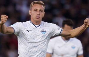 Lazio, Frattesi ancora decisivo: «Sono venuto qui per prendermi responsabilità. Il ginocchio? Fa malissimo, ma non è nulla» Davide Frattesi ancora decisivo con la Lazio contro il Genoa. Il centrocampista parla dell'addio all'Inter, del ritorno a Roma e rassicura sul ginocchio.