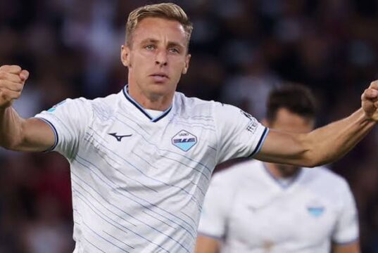 Lazio, Frattesi si presenta: «Avevo bisogno di un progetto così. Gattuso? Uno per cui si può andare in guerra» Davide Frattesi ancora decisivo con la Lazio contro il Genoa. Il centrocampista parla dell'addio all'Inter, del ritorno a Roma e rassicura sul ginocchio.