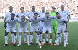 Bologna-Lazio, parlano i protagonisti: l’emozione di Frattesi, i miracoli di Mandas e la carica di Taylor Davide Frattesi e Christos Mandas festeggiano la vittoria in Bologna Lazio 0-1