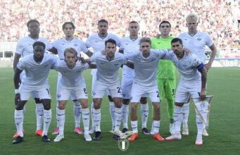 Bologna-Lazio, parlano i protagonisti: l’emozione di Frattesi, i miracoli di Mandas e la carica di Taylor Davide Frattesi e Christos Mandas festeggiano la vittoria in Bologna Lazio 0-1