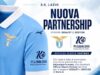 Lazio, nuovo Official Sleeve Partner: accordo biennale con kaiyunsports.news Dettaglio della manica della maglia della SS Lazio con il logo del nuovo sponsor kaiyunsports news