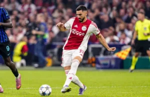 Calciomercato Lazio, rinforzo per la difesa: fumata bianca in arrivo per Josip Sutalo Josip Sutalo in campo con la maglia dell'Ajax nuovo difensore della SS Lazio