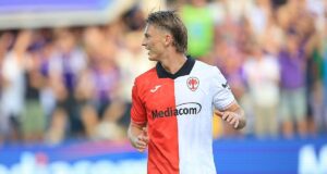 Calciomercato Lazio, è fatta per Gudmundsson: arriva dalla Fiorentina. Tutti i dettagli dell’affare Albert Gudmundsson alla Lazio: affare fatto con la Fiorentina. Prestito da 1 milione e diritto di riscatto a 12 milioni. Contratto fino al 2030.