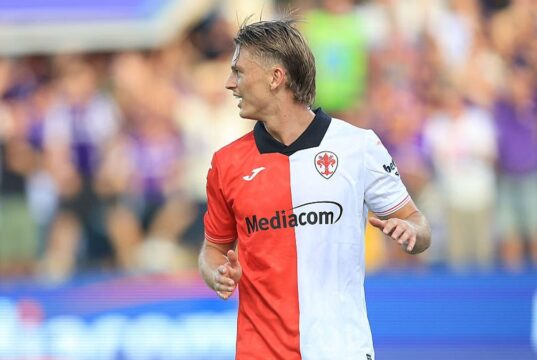 Calciomercato Lazio, è fatta per Gudmundsson: arriva dalla Fiorentina. Tutti i dettagli dell’affare Albert Gudmundsson alla Lazio: affare fatto con la Fiorentina. Prestito da 1 milione e diritto di riscatto a 12 milioni. Contratto fino al 2030.