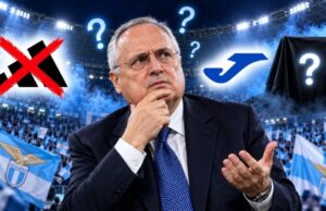 Lazio, dopo Mizuno quale sponsor? Joma non convince, il ritorno di Umbro sarebbe tutta un’altra storia Il contratto tra Lazio e Mizuno scade nel 2027. Joma è una delle piste, mentre circolano i nomi di Umbro, Castore e Macron. Adidas resta una suggestione.